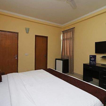 Hotel Oyo 6608 Sector 56 à Badshahpur Extérieur photo