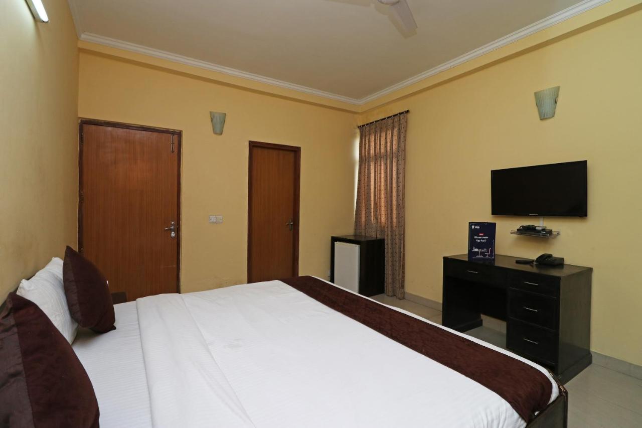 Hotel Oyo 6608 Sector 56 à Badshahpur Extérieur photo